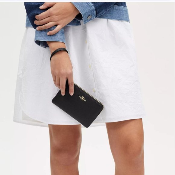 NWT COACH Corner Zip Wristlet In Signature Canvas With Metallic Forest Green - Picture 9 of 10